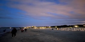 Nocne zdjęcia z plaży w Świnoujściu